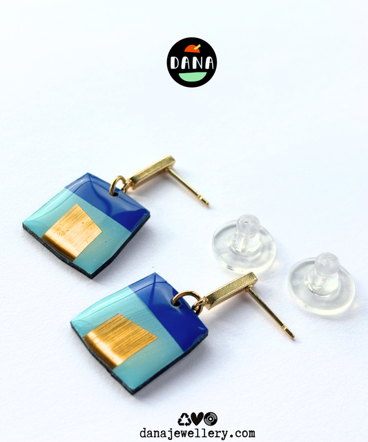 BETTE in blue and gold