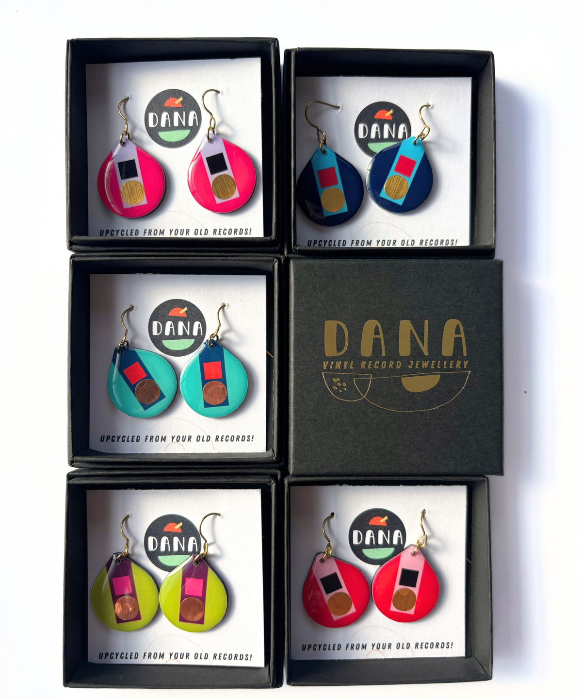 TILLY | midnight blue, light blue, red, gold