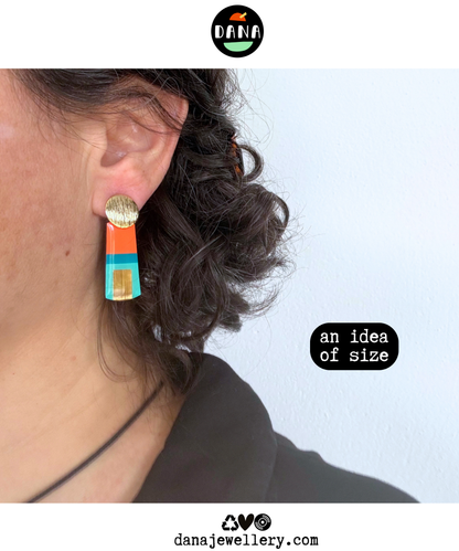 MAE in blue, neon yellow, silver