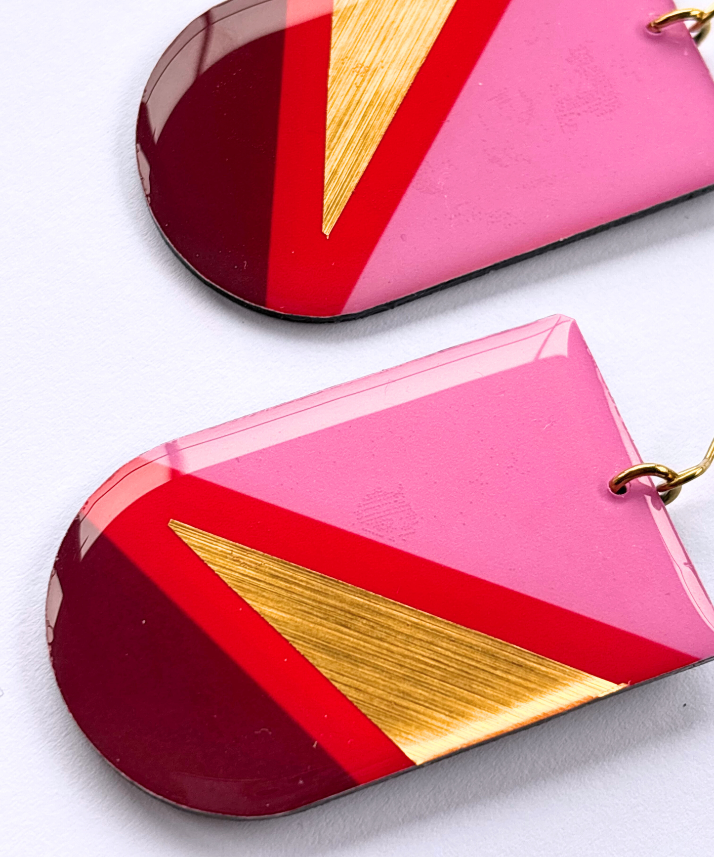 ZIGGY in pink, red, burgundy, gold