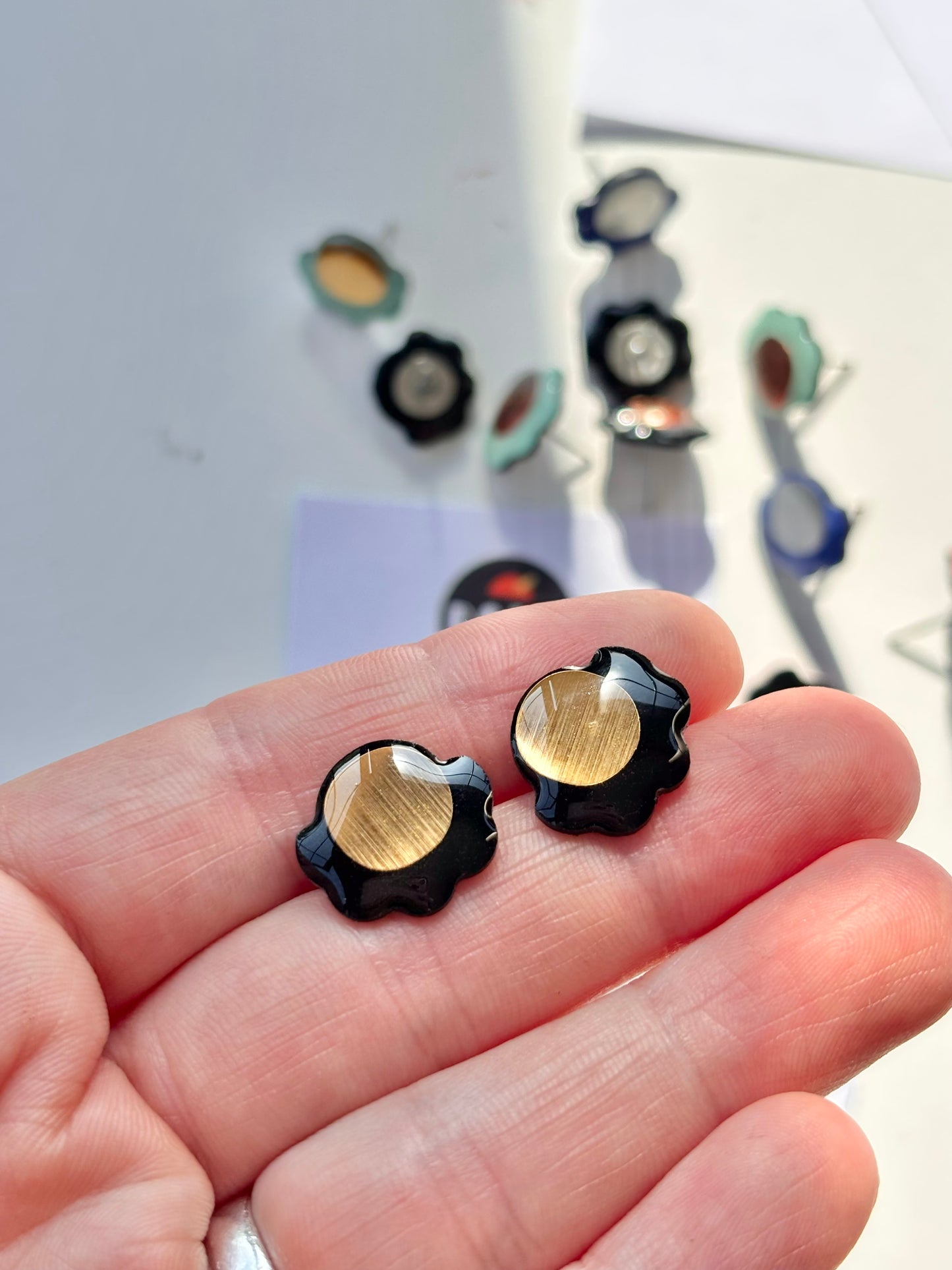 40% OFF large FROUFROU studs in black and gold