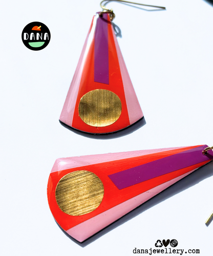 VERA in deep orange, light pink, purple, gold