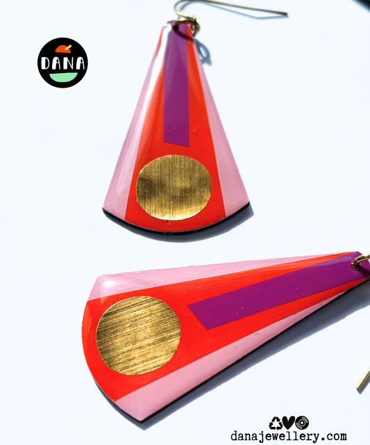 VERA in deep orange, light pink, purple, gold