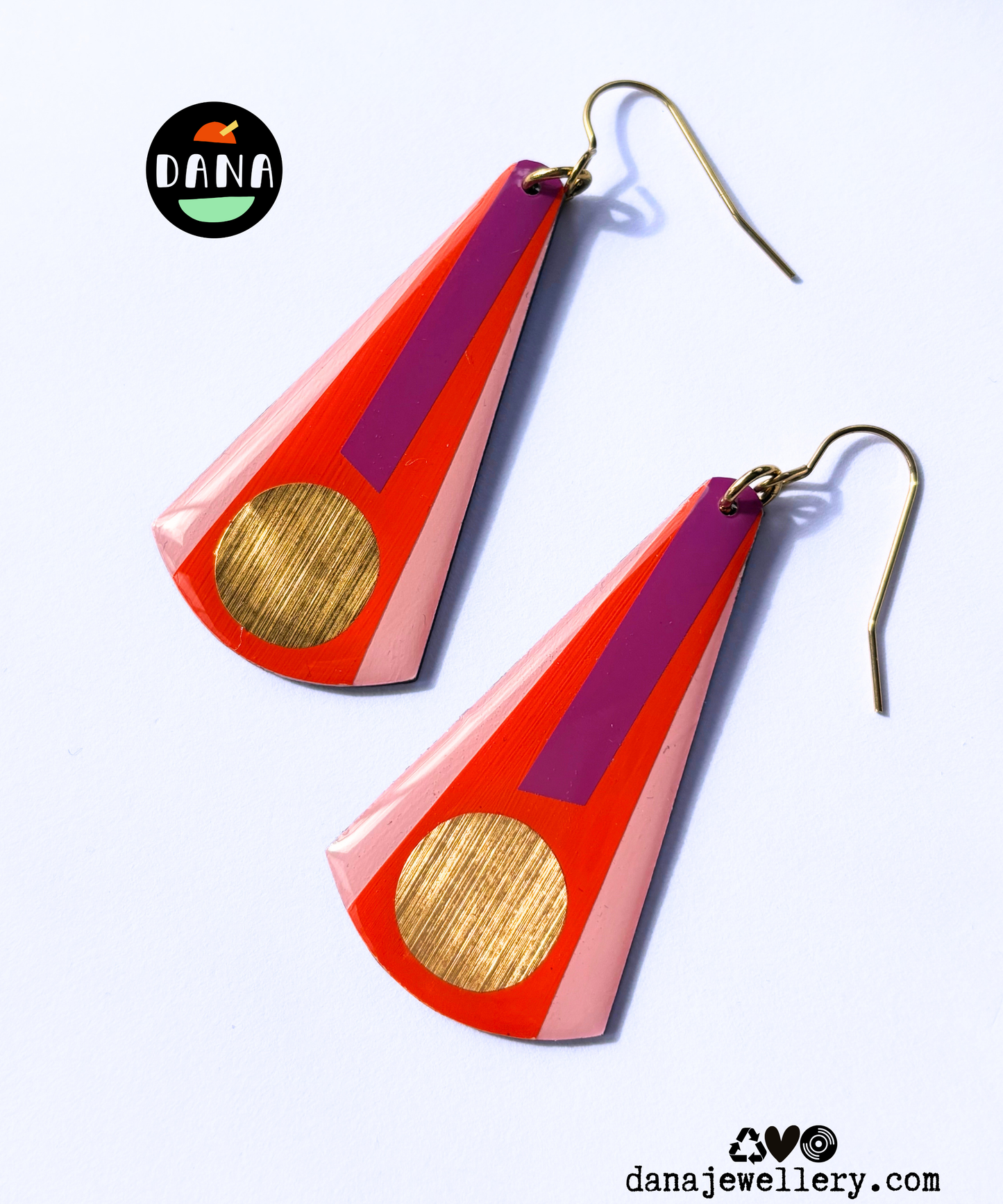 VERA in deep orange, light pink, purple, gold