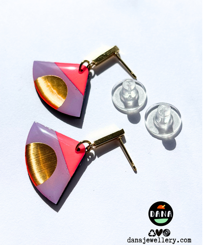 ISLA in lilac, neon pink, and gold
