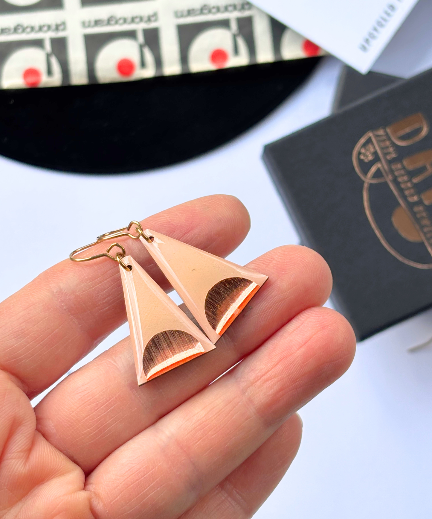 40% OFF | THE TRIANGLES in light warm pink & copper