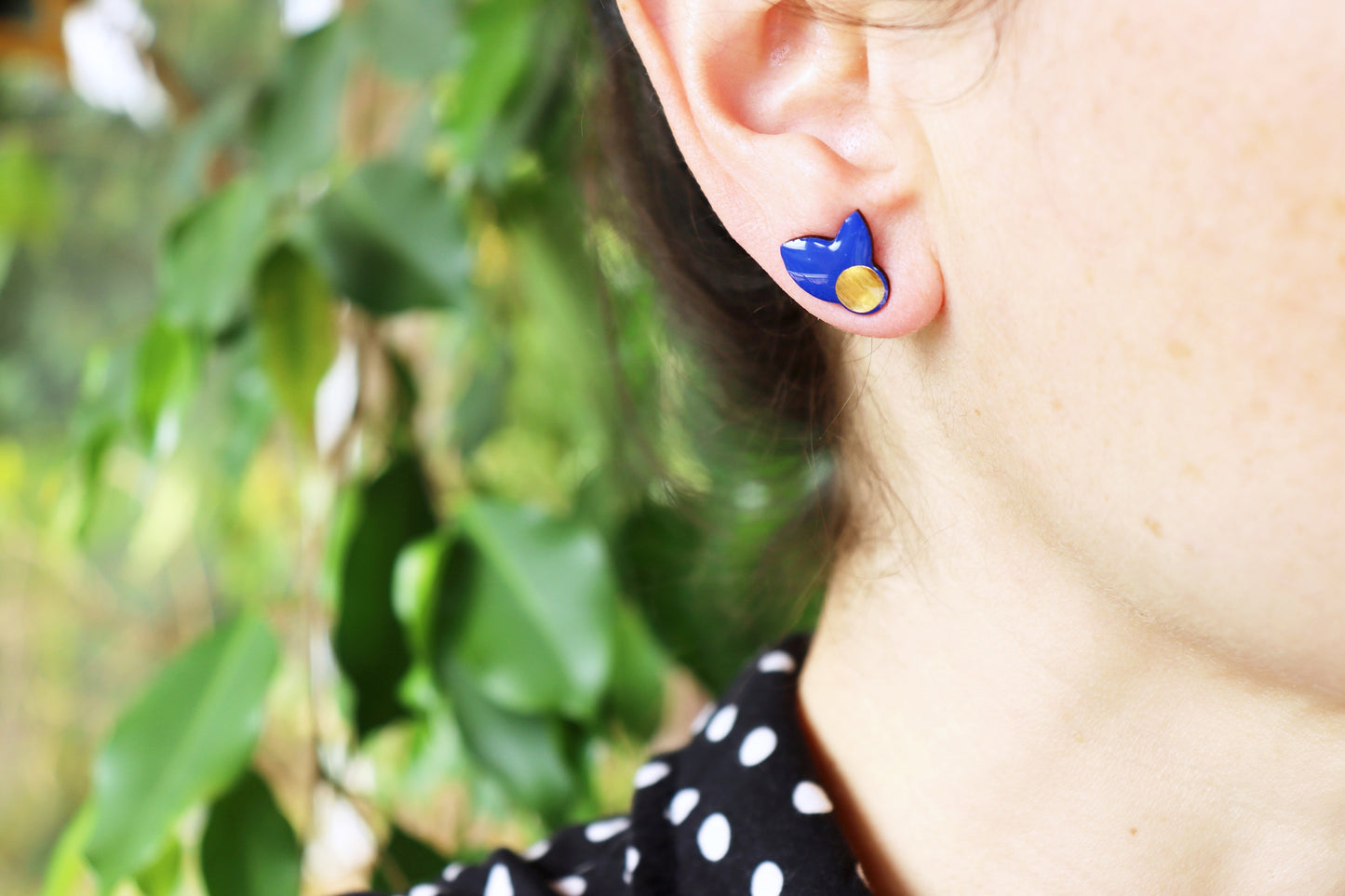 50% OFF | flor studs in yellow with gold or silver detail