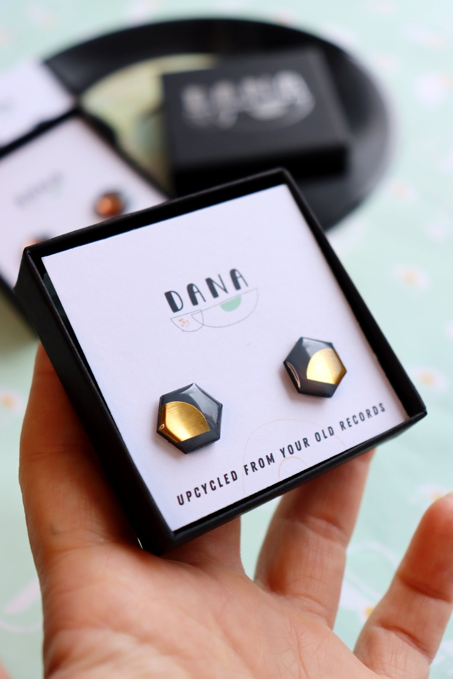 20% OFF / The medium HEXA studs / gold, copper or silver