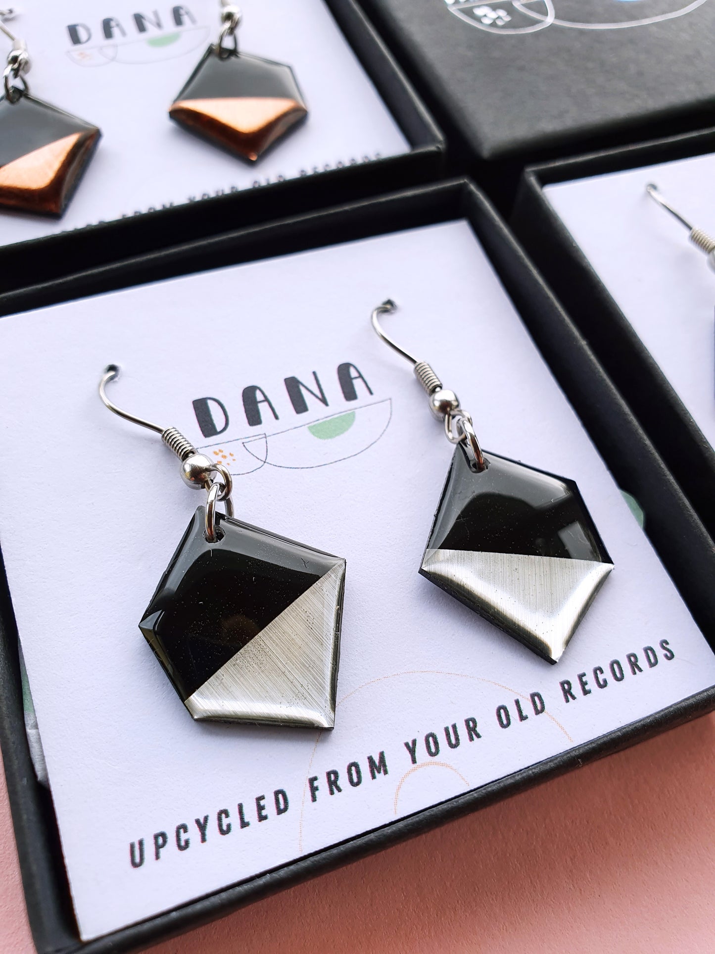 30% OFF The NUGGETS / upcycled vinyl record earrings